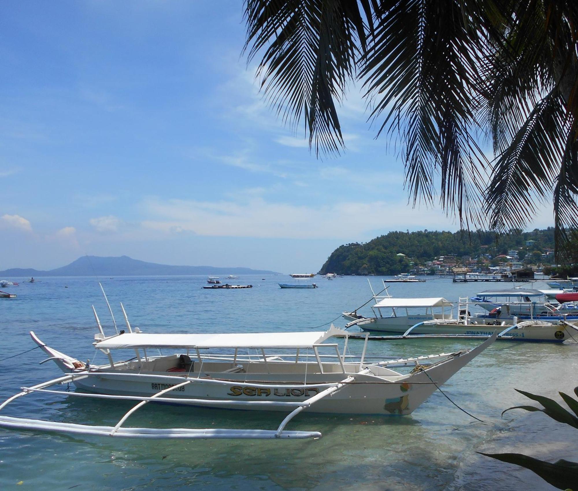 Out Of The Blue Resort Puerto Galera Bagian luar foto