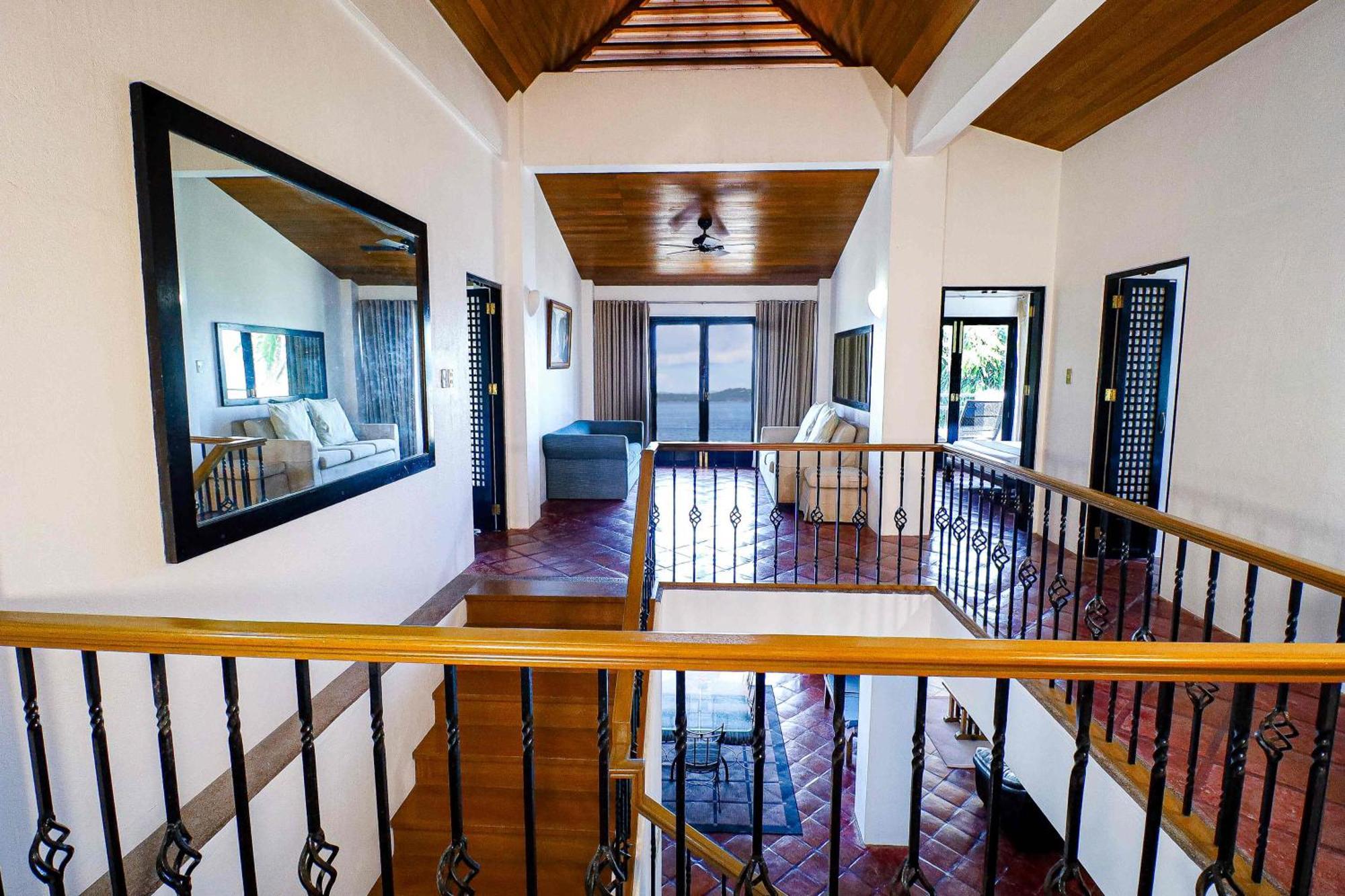 Out Of The Blue Resort Puerto Galera Bagian luar foto