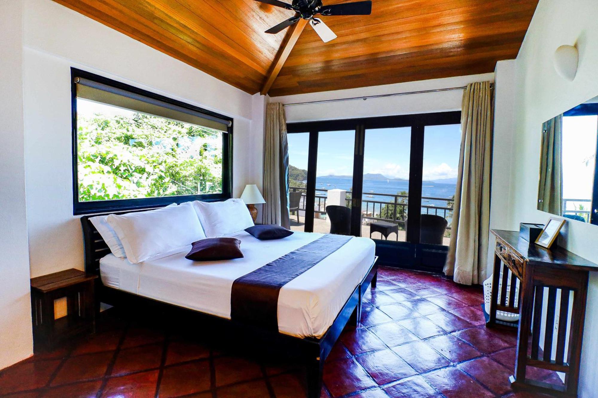 Out Of The Blue Resort Puerto Galera Bagian luar foto