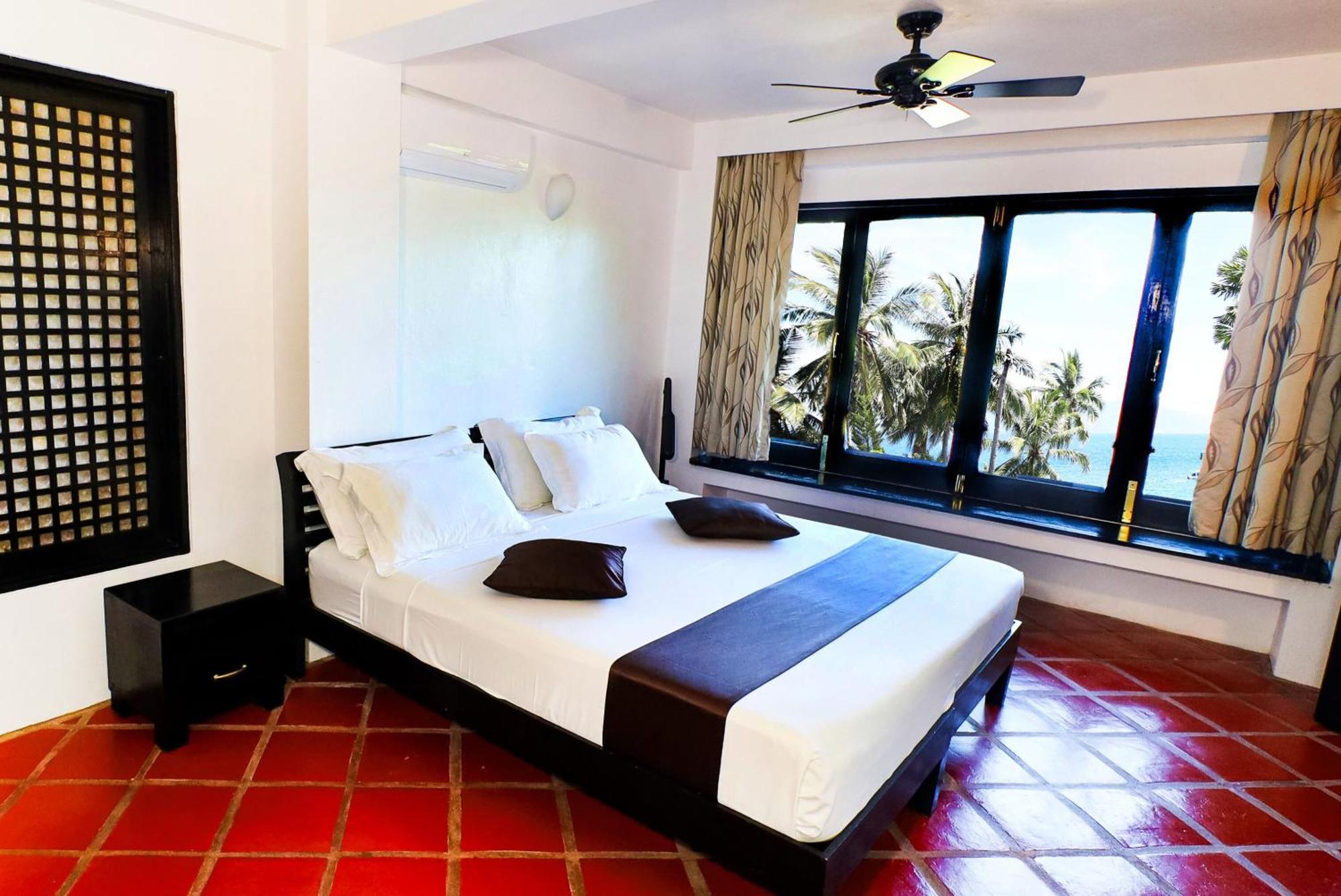 Out Of The Blue Resort Puerto Galera Ruang foto