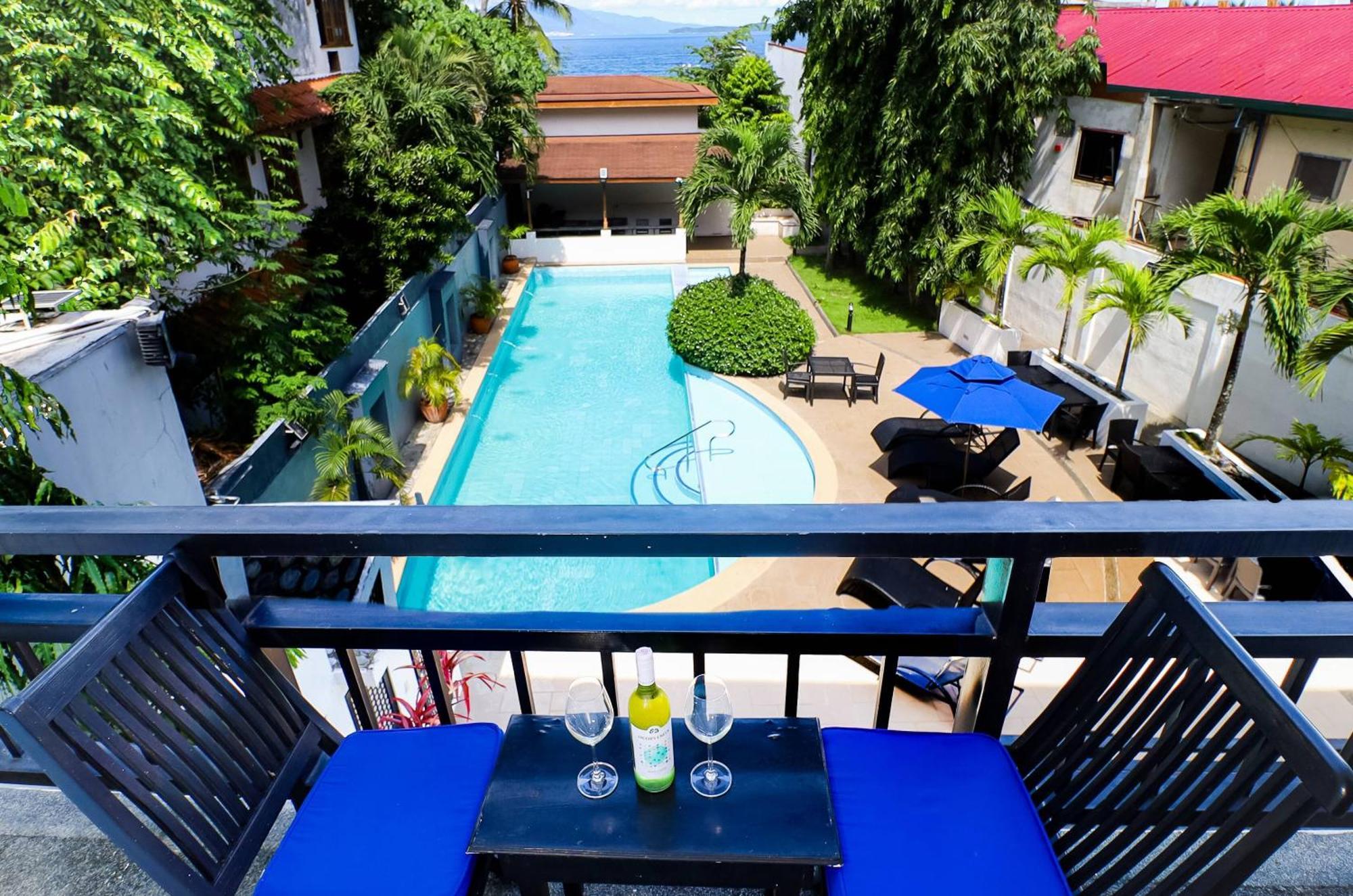 Out Of The Blue Resort Puerto Galera Ruang foto