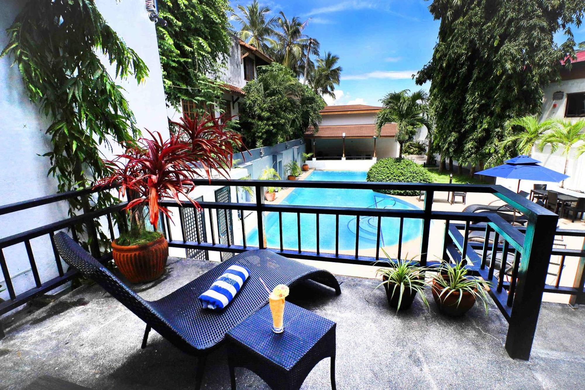Out Of The Blue Resort Puerto Galera Bagian luar foto