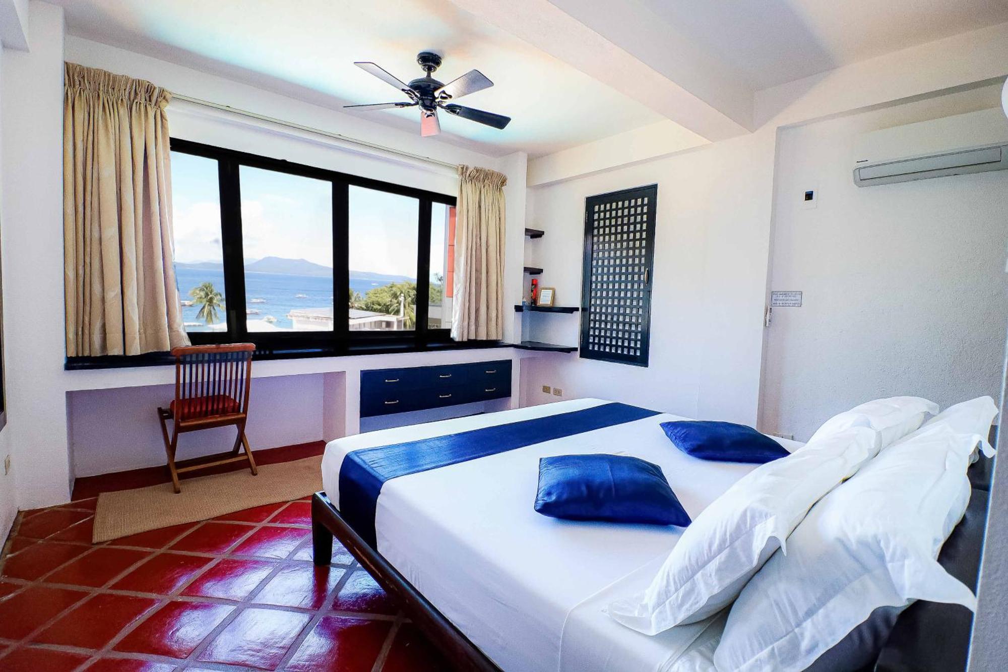 Out Of The Blue Resort Puerto Galera Ruang foto